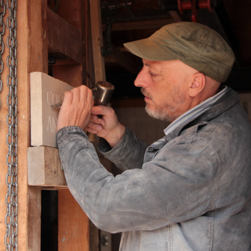 A photo of the lettering sculptor Gary Breeze